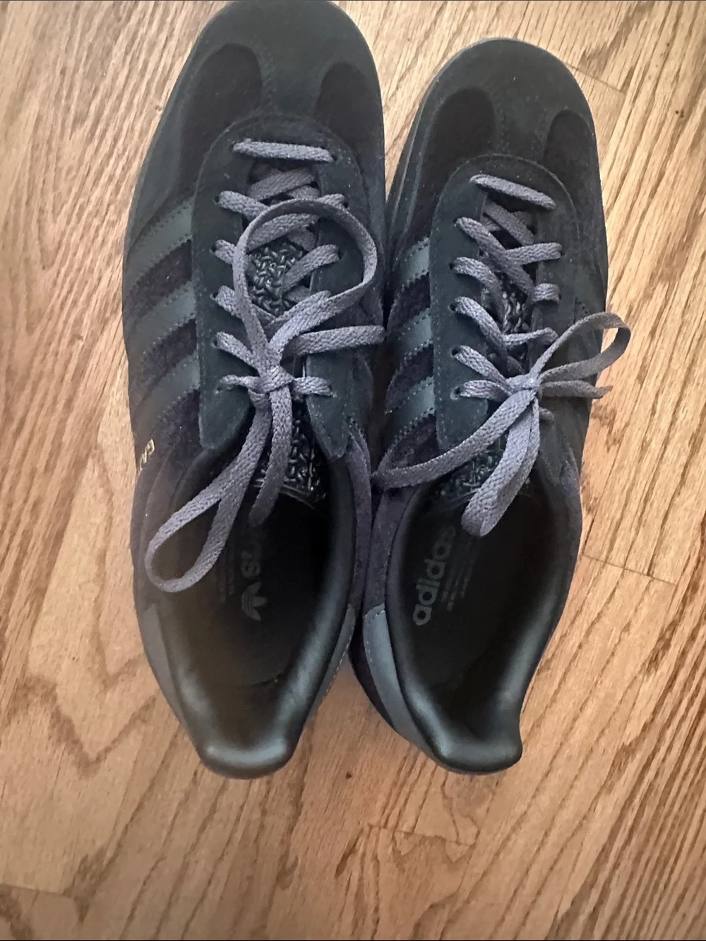 NWOB - Adidas Gazelle women’s black velvet and suede sneakers